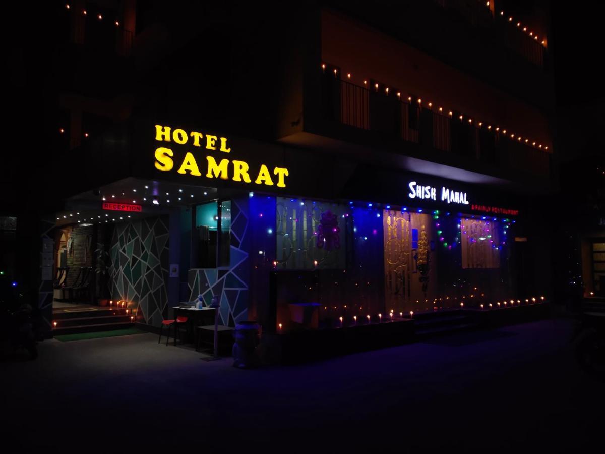 Hotel Samrat Baharampur Eksteriør billede