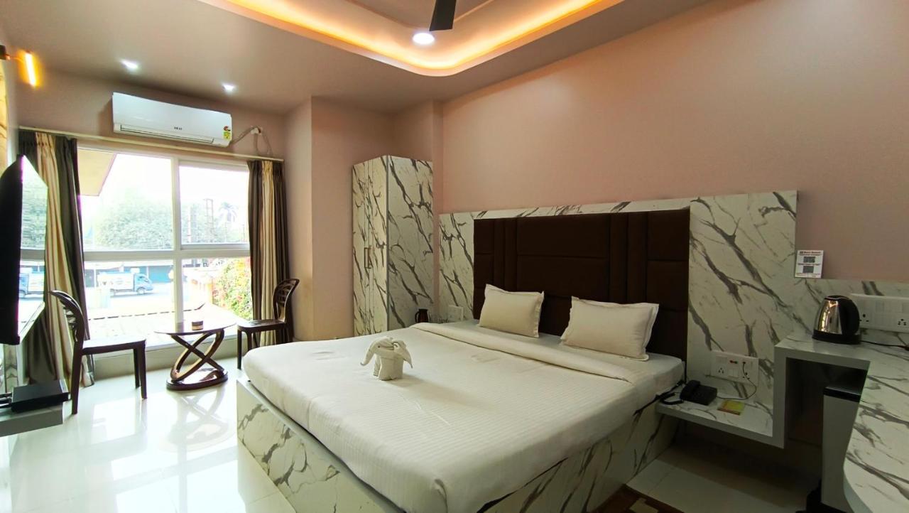 Hotel Samrat Baharampur Eksteriør billede