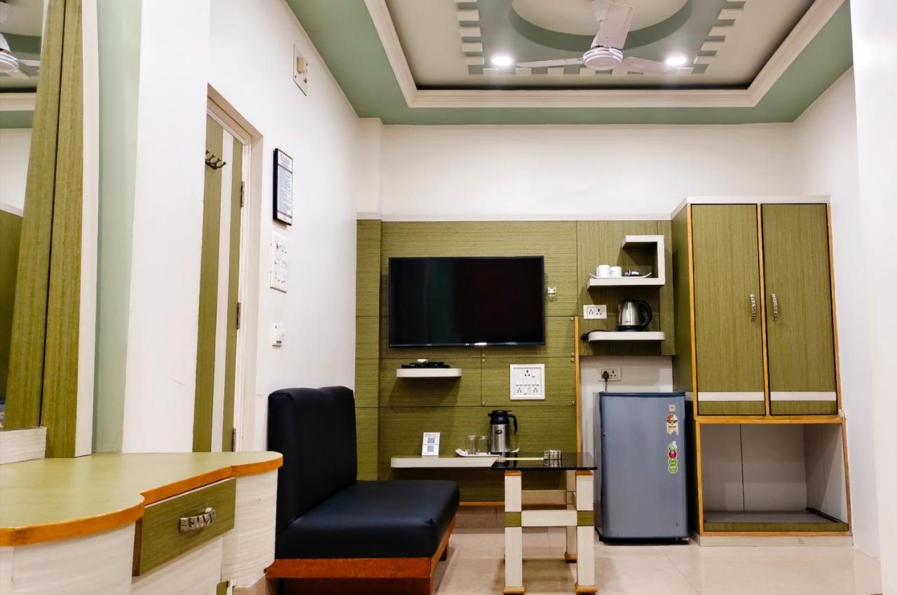Hotel Samrat Baharampur Eksteriør billede