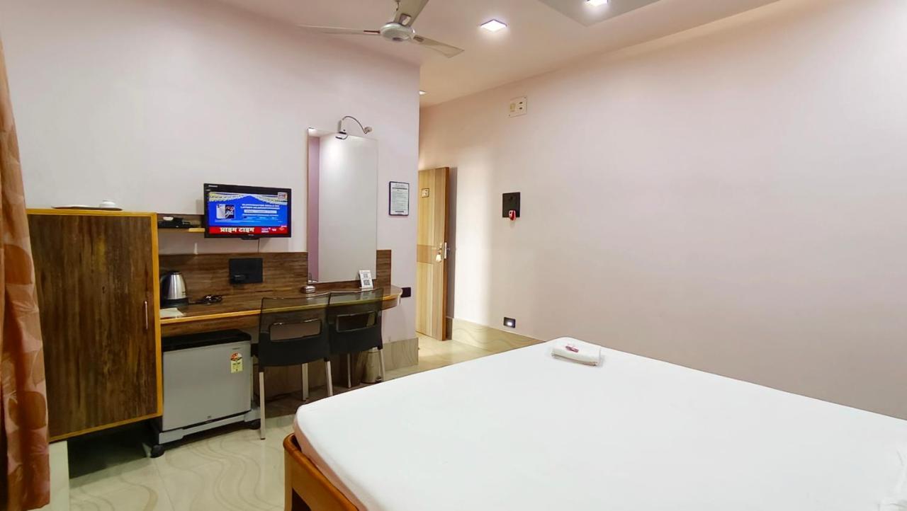 Hotel Samrat Baharampur Eksteriør billede