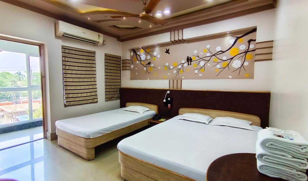 Hotel Samrat Baharampur Eksteriør billede
