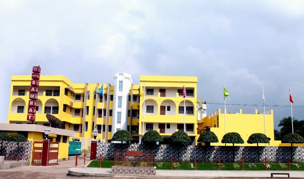 Hotel Samrat Baharampur Eksteriør billede